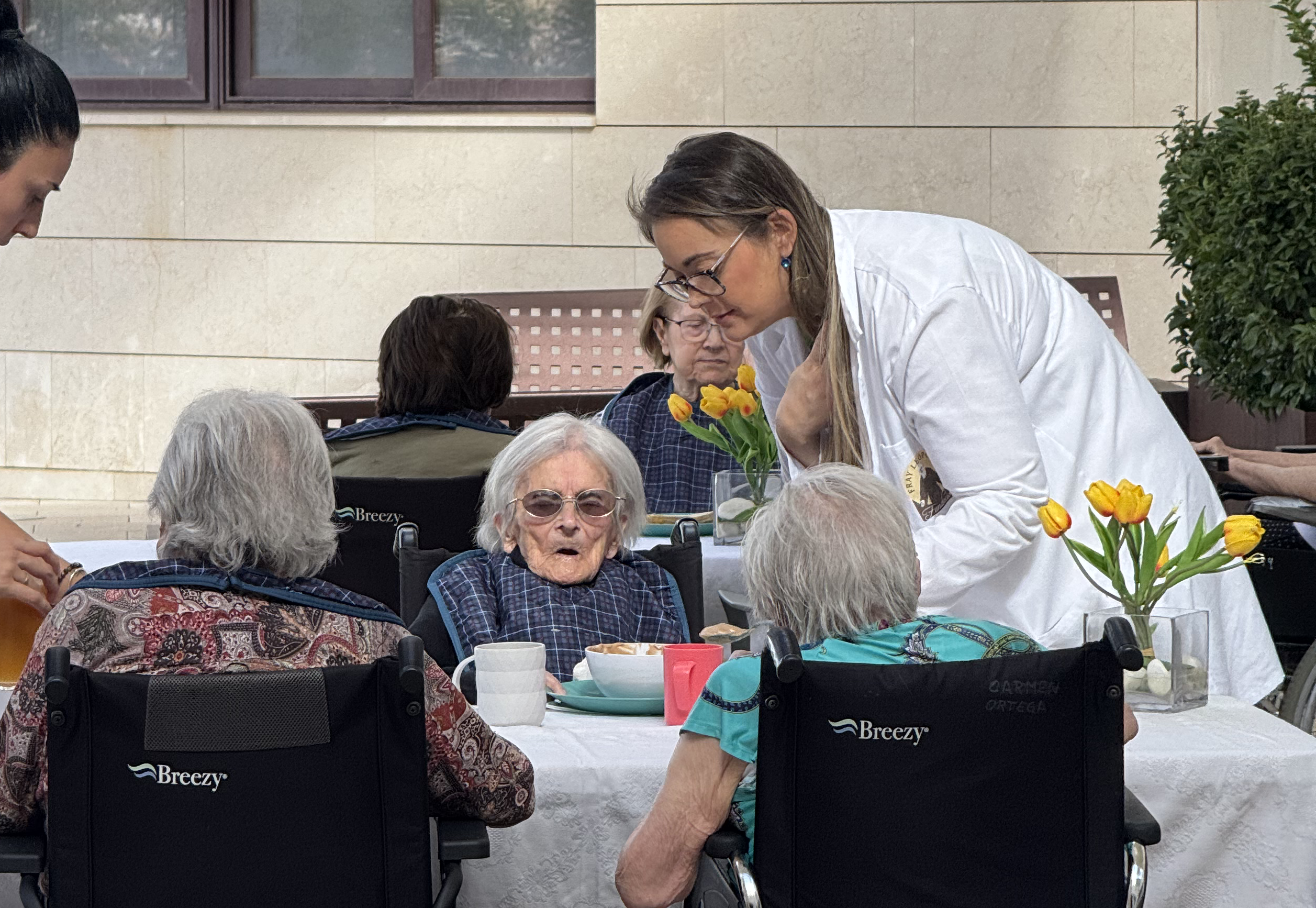 Te presentamos a Ana, coordinadora de auxiliares en el Hogar Fray Leopoldo.